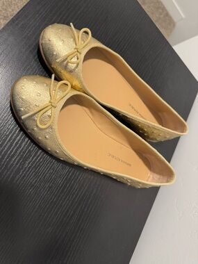 Banana Republic 7 Metallic Gold Ballet Flats with Bow
